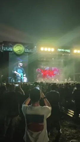 last day..banyak band2 cadas yang tampil 🤘😃 #rockinsolo2025 #musikmetalindonesia #trending #fyp 