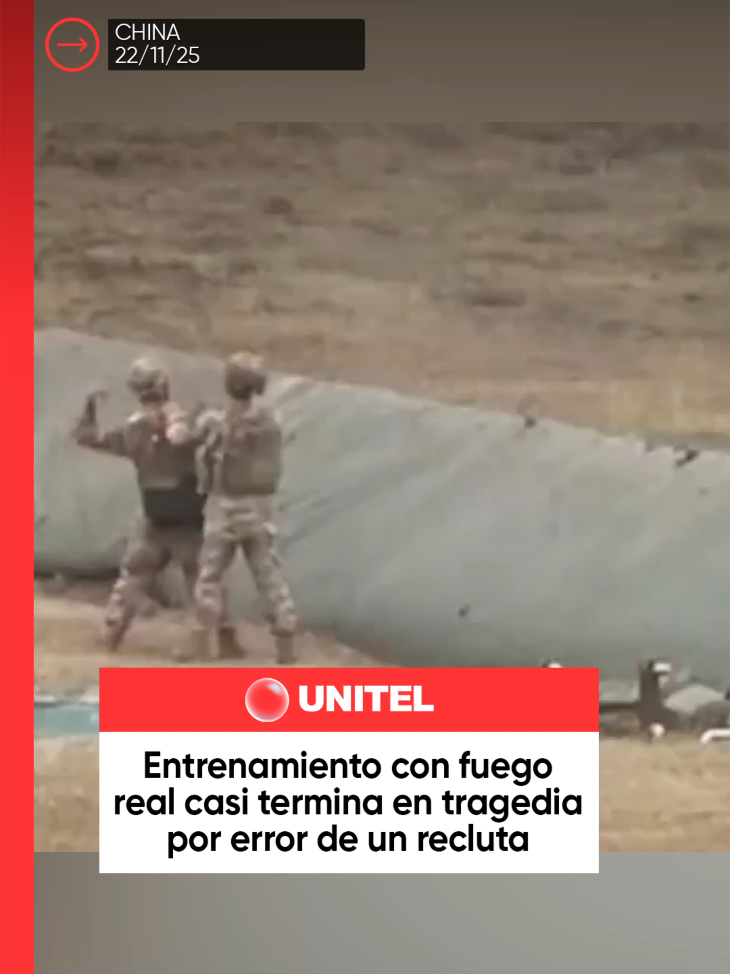 Un entrenamiento con fuego real en China casi terminó en tragedia cuando un recluta lanzó mal una granada. El instructor reaccionó de inmediato y logró ponerlo a salvo segundos antes de la explosión. El oficial fue condecorado por su rápida acción.   #Unitel #China #Militar #Entrenamiento #Granada