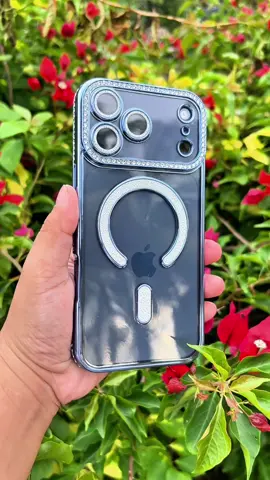 Luxury Diamond Case for iPhone 17promax #phonecase #luxurycase #iphone17promaxcase #magneticcase #iphoneaccessories 