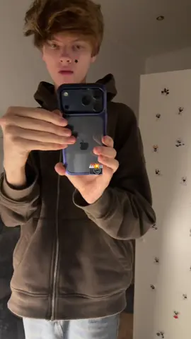 Сфоткала 👑 В тгк @pashaapavel оставил ссылочку на чехол ❤️