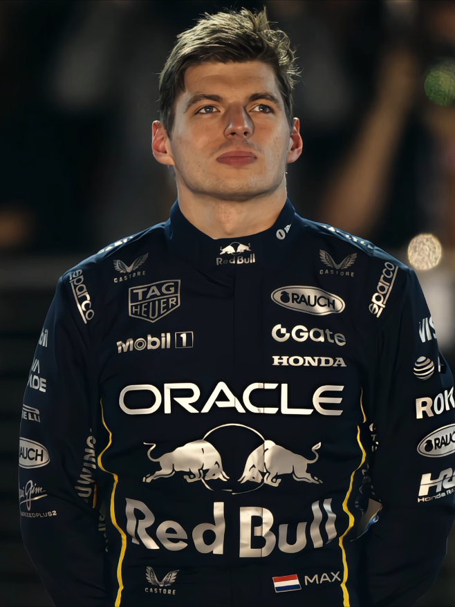 suka banget liat Max pakai racing suit ini tambah ganteng poll😻💗✨ #maxverstappen #redbullracing #lasvegasgp #f1 #fyp 