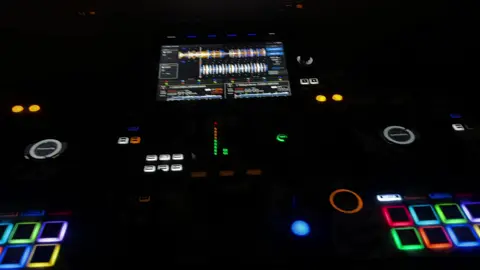 Ước muốn lớn nhất cuộc đời anhh 👰 🤵#bookingshowdj #nhachaymoingay #xuhuong 