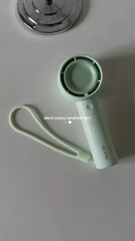 cutesy minifan! it’s look like a matcha🥹🤏🏻 @Jisulife-PH #minifan #portablefan #handheldfan #jisulife #fyp 