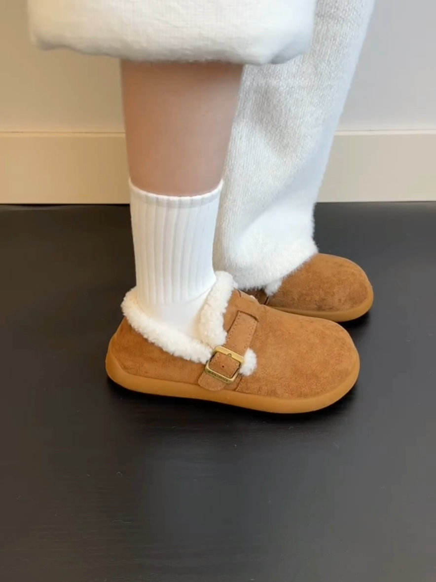 Giày nữ da lộn khuy cài cổ lông #giaynuthoitrang #giaynu #giaydep #giaydebet #giayhottrend 