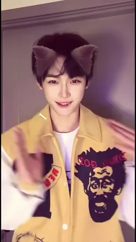 Lần đầu ra nước ngoài của ẻm bị tụi bây phá tan nác rồi #tudu #ziyu #fyp #foryoupage #viral 