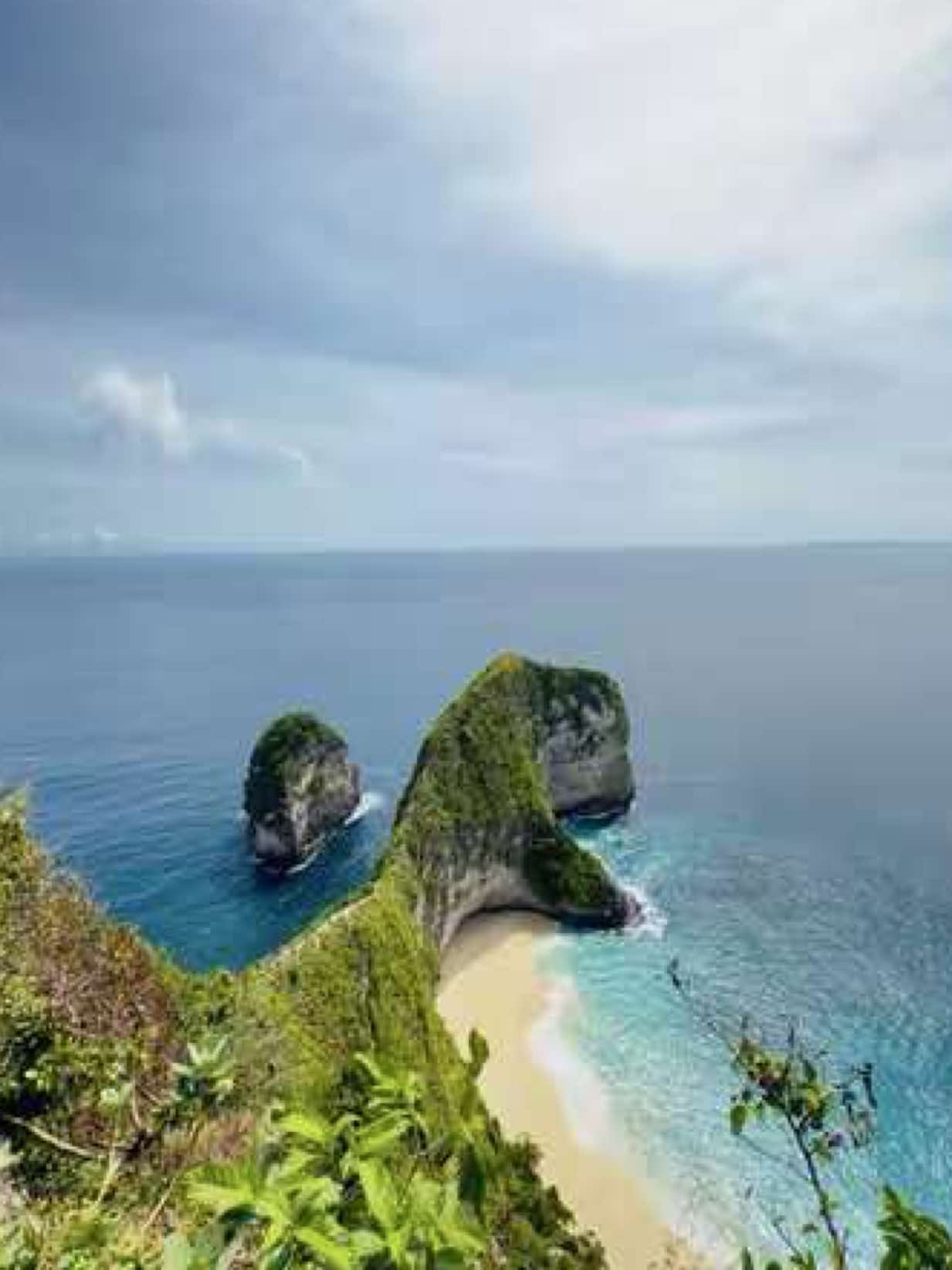 If you see this… take it as your sign to visit Diamond Beach 🩵  #diamondbeach #nusapenida  #balivibes #fypシ゚ 