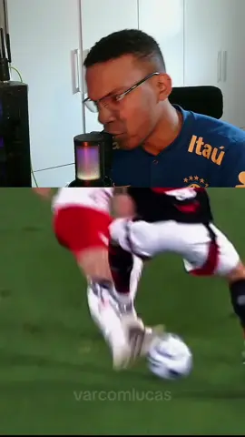 Dois lances polêmicos no jogo entre Flamengo e Bragantino, pra mim o árbitro acertou 🧐 #flamengo #bragantino #brasileirao #arbitro #futebolbrasileiro 