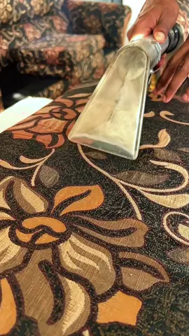 Getting the dust and dirt out, leaving you a fresher, cleaner sofa. #superfreshtt #cleaningvideos #trinidad #trini_tiktoks 