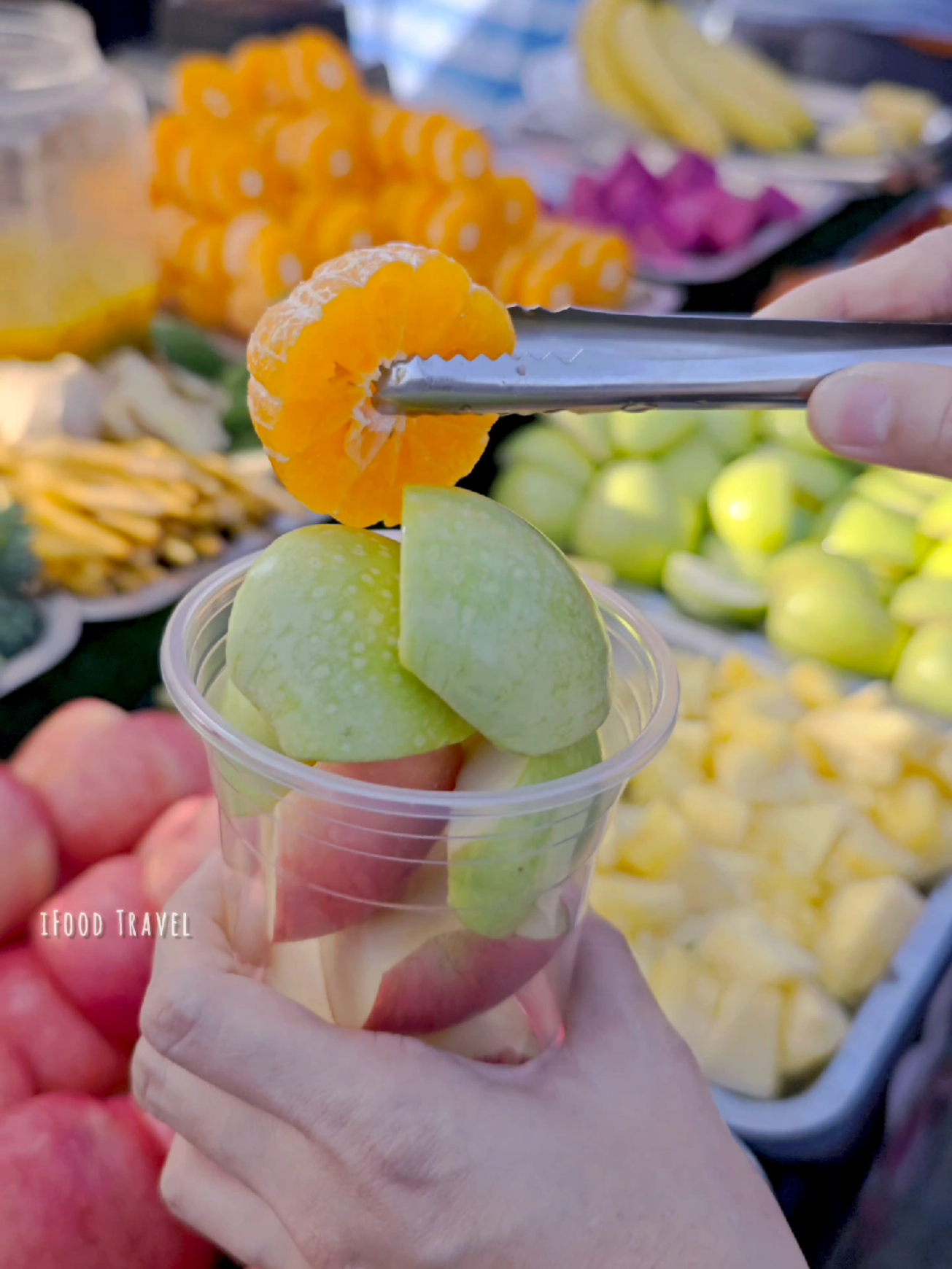 Red apple with green apple, amazing Asian street drink. This is a smoothie shop in Thailand where you can create your own smoothie using your own ingredients. I chose red and green apples with a touch of orange to create this one. Of course, whatever you create, it will all be delicious. It costs 40 baht per glass and is blended with ice and syrup, which is about $1.20 USD. I found this smoothie shop at a local market in Thailand (Kraft Market, Chonburi, Thailand). #tiktokfood #smoothie #Foodie #delicious #streetfood 
