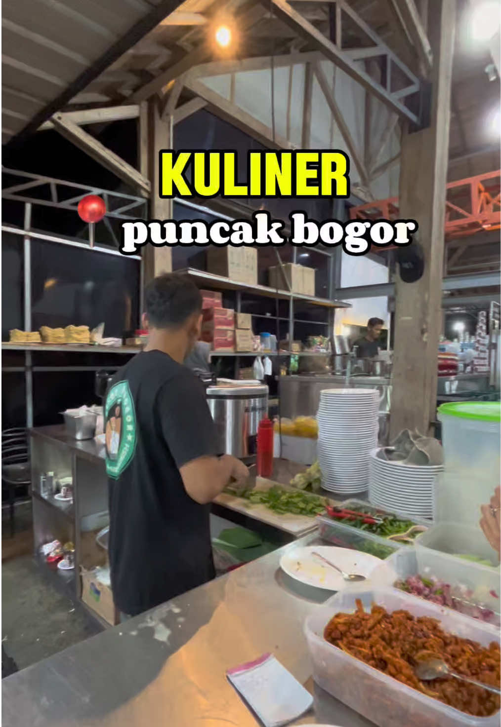 #jelajahkuliner #urbanviewbyreddoorz #kulinerpuncak #redtraveller  #bukasemuapintu.  Booking kamar Reddoorz melalui aplikasinya lgsg Reddoorz san masukan kode promo YUKNGINEP 🫶🏻