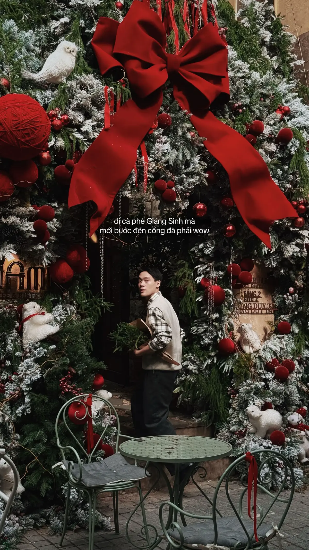 Đi cà phê Giáng Sinh mà mới đến cổng đã phải wow, Mi Ami Caffè #xuhuong #cafehanoi #caphechupanh #miamicaffe #mhrthanoi 
