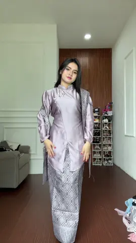 1 set kebaya + rok songket + selendang cantik bgt warnanya buat kondangan✨