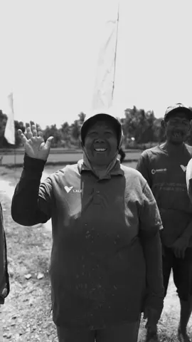 Pertanian adalah masa depan Kolaka. . . Melalui kegiatan Tanam Bersama dan penerapan teknologi budidaya berkelanjutan spesifik lokasi, kita wujudkan pertanian yang lebih maju, produktif, dan mampu menghadapi tantangan zaman. . . Terima kasih kepada para petani dan seluruh pihak yang terus berkolaborasi untuk kemajuan daerah. . . #pemkabkolaka #kolakameambo #sultra #sulawesitenggara 