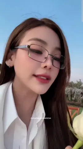 Gì vậy chờiiii phim BL hả =)) #freenbecky #freensarocha  #srchafreen #engfawaraha #englot 