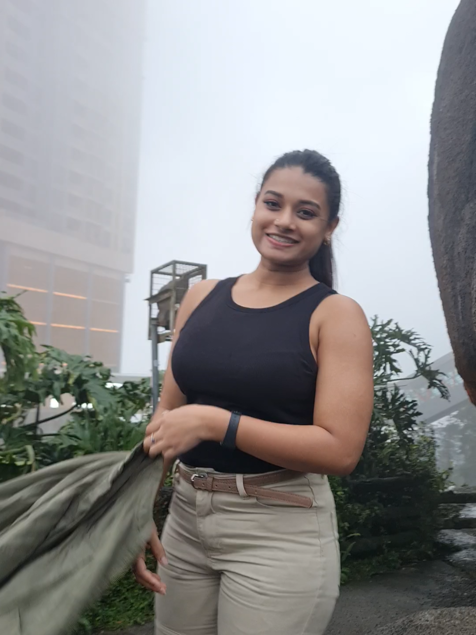 Manidhan otta veedada Vaasal ingu noorada Udalai vittu neengadaa Unnai uttru paarada ❤️‍🔥 #actressdevakanni #devakannidk #unmeleasadhan 