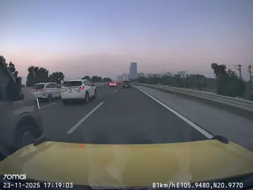 Quan tài bay thì khác gì xe ưu tiên đâu 😬 #giaothong #giaothongvanminh 