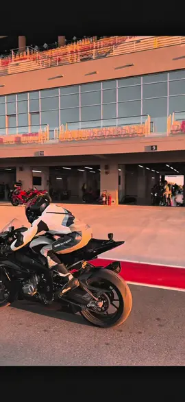 The BMW S1000 RR on the GP track  circuit Kuwait motor town🏁 @deya.habib 