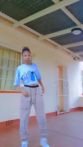 day 1 of learning amacombo😭💔#amacombo #dance #fyppppppppppppppppppppppp #foryou #dancechallenge #views #viral @: ) #amacombodancechallenge