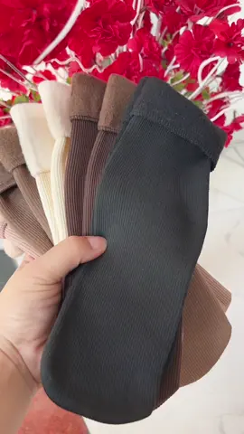 Tất cổ lông giữ nhiệt cho các chị em đây #xuhuong #tat #tatlotlong #huongmet52 #tatlotlongnu 