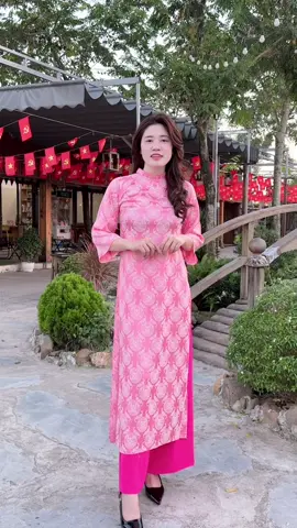 Thua mỗi hoa hậu cái vương miệng….#áo #aodai #aodaivietnam #xuhuong #ngocanann 
