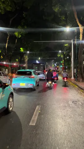 đôi khi mình yêu người ta thì cũng là mong người ta hạnh phúc mà.