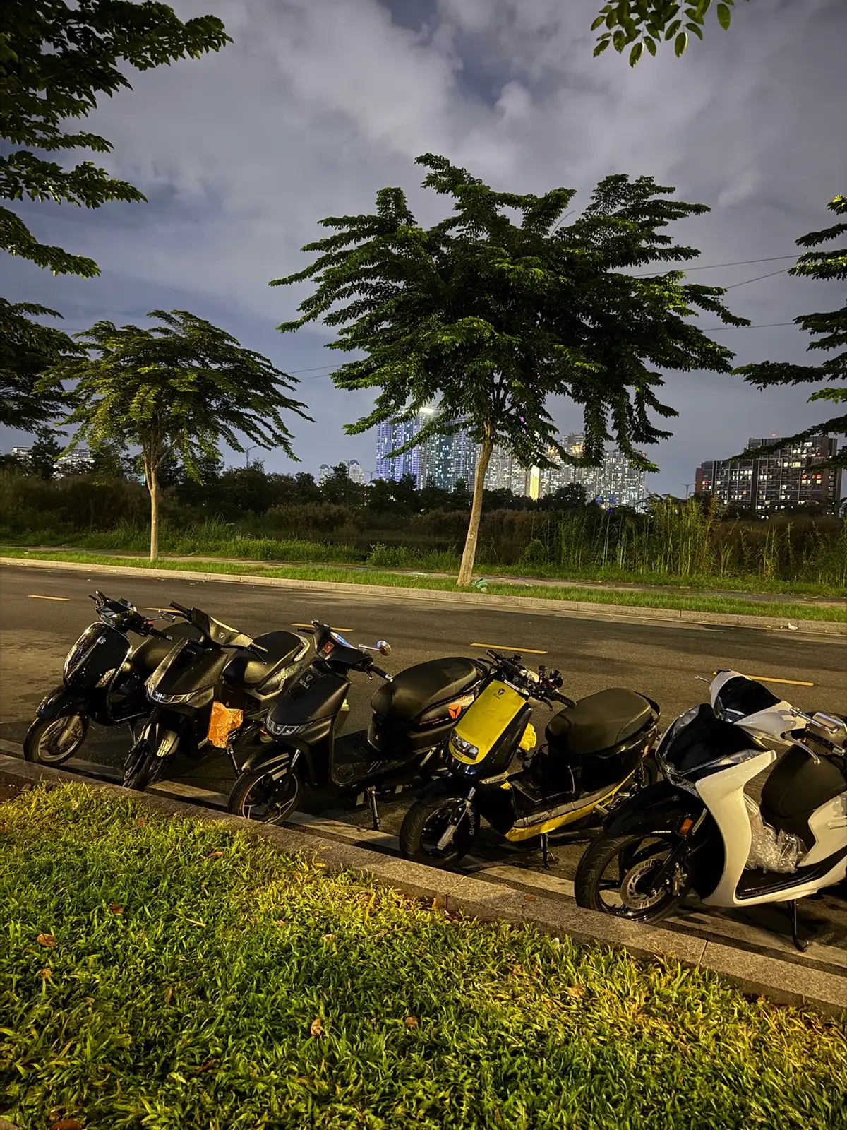 @Đô3.Minq6✈️✈️ @khánhh ann @Booo @Quốc Lợi @jet jet tập câuu🐟 #s3pro #ulike #vespa #sh350i #vairal 