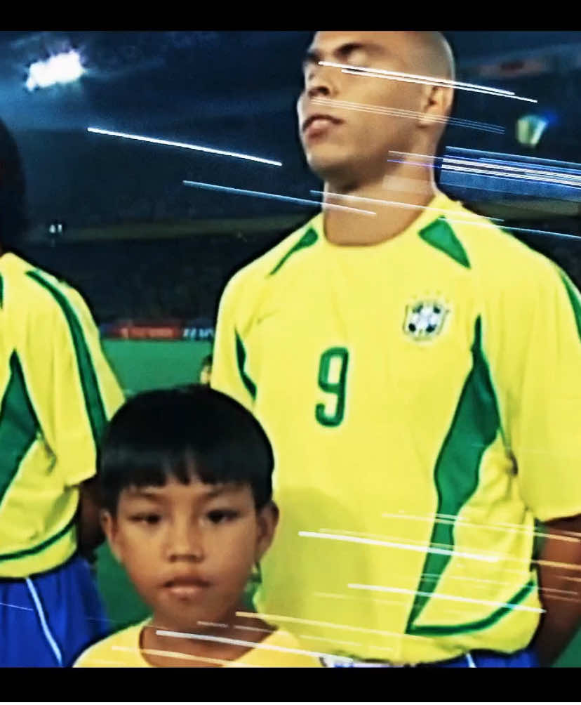 2002🏆🇧🇷 (repostando pq o áudio tava baixo).         #ronaldo #brasil #worldcup #edit #football 