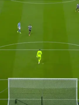 Foi difícil para Donarruma.... #donarruma #edit #fyp #manchestercity IB:@Abdulaziz 