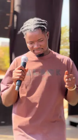 Reman  est prêt et la balance s’est très bien passée. Rendez-vous ce soir pour vivre l’apothéose de Baba Village ! #festival #video #musik #music #burkinatiktok🇧🇫🇧🇫🇧🇫❤️ 