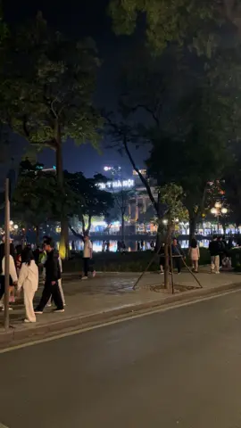 Luỵ cái thành phố nàyy #tiktok  #hanoireview  #xuhuong  #hanoi 