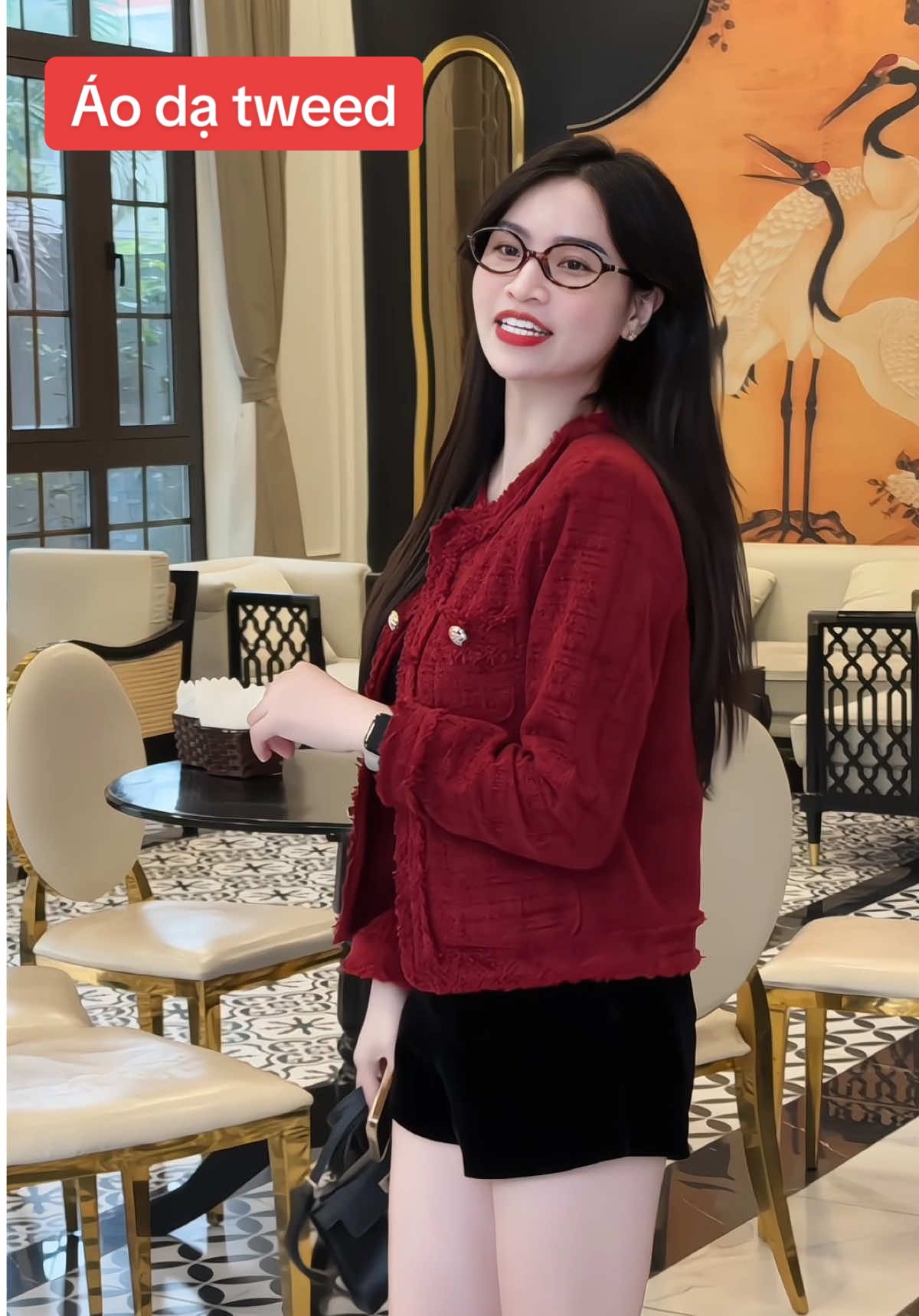Áo dạ tweed sang xịn đây nha ce. Sale giá nagy ce ko mua thì quá tiếc ơii#aodatweet #aoda #maithom6 #thoitrangnu #xh 