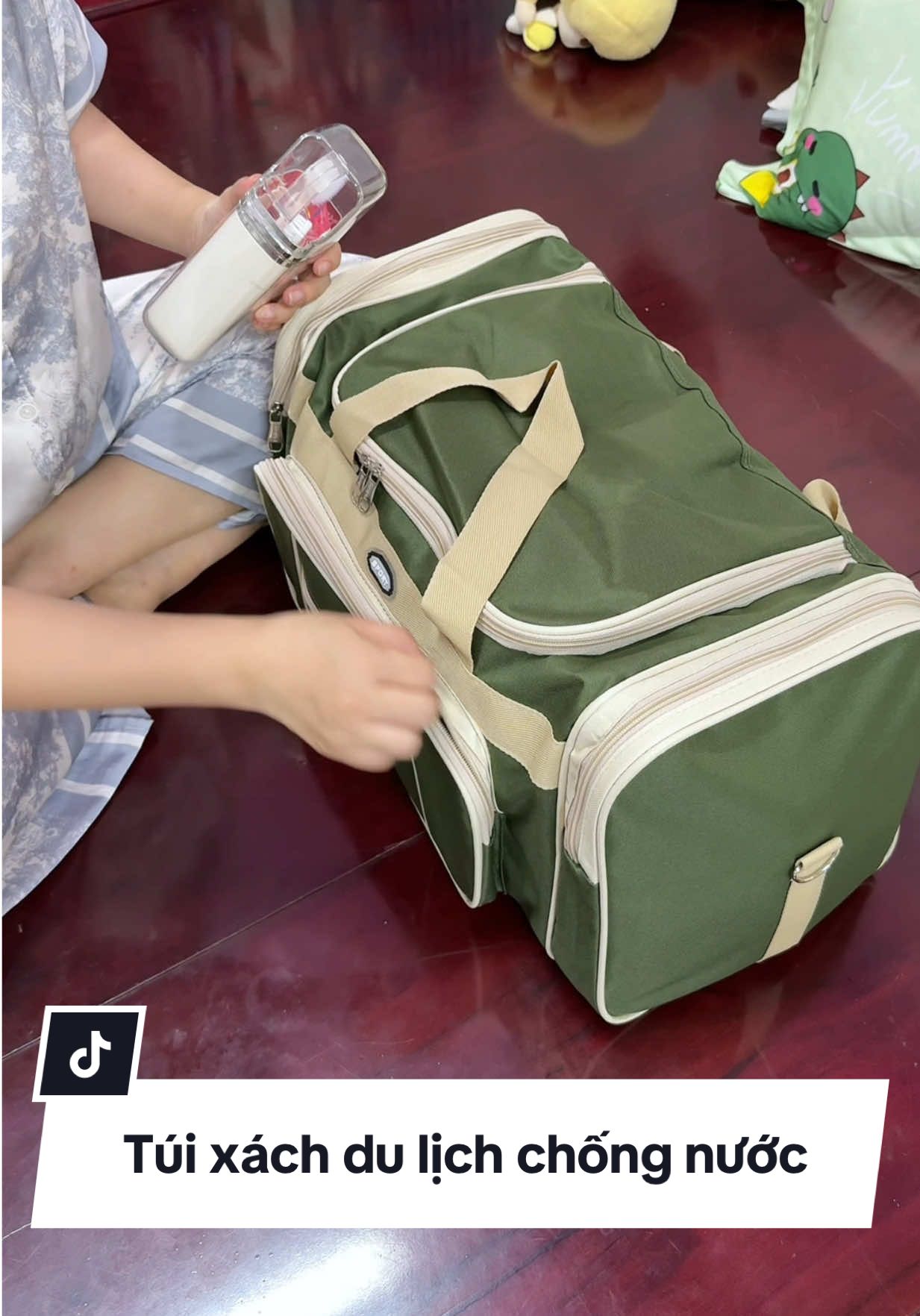 Túi xách chống nước, đựng được nhiều đồ mà giá cực kì hạt dẻ  #tuixachdulich #tuixachdulichcolon 