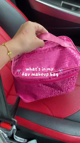 yang penting smua boleh sumbatt , senang dibawa pulaktu🙊 #bagmakeup #bagmakeuptravel #pink #favcolor 