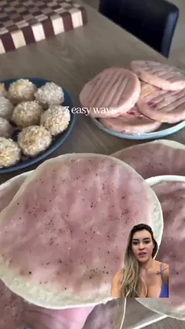 ・・・ Praticidade pra sua dieta.  3 receitas que você irá congelar e consumir ao longo da semana. Eu adorei. A minha preferida é do rap 10 😋, e a sua? #comerbem #receitafácil #frango #Fitness #receitasaudável 