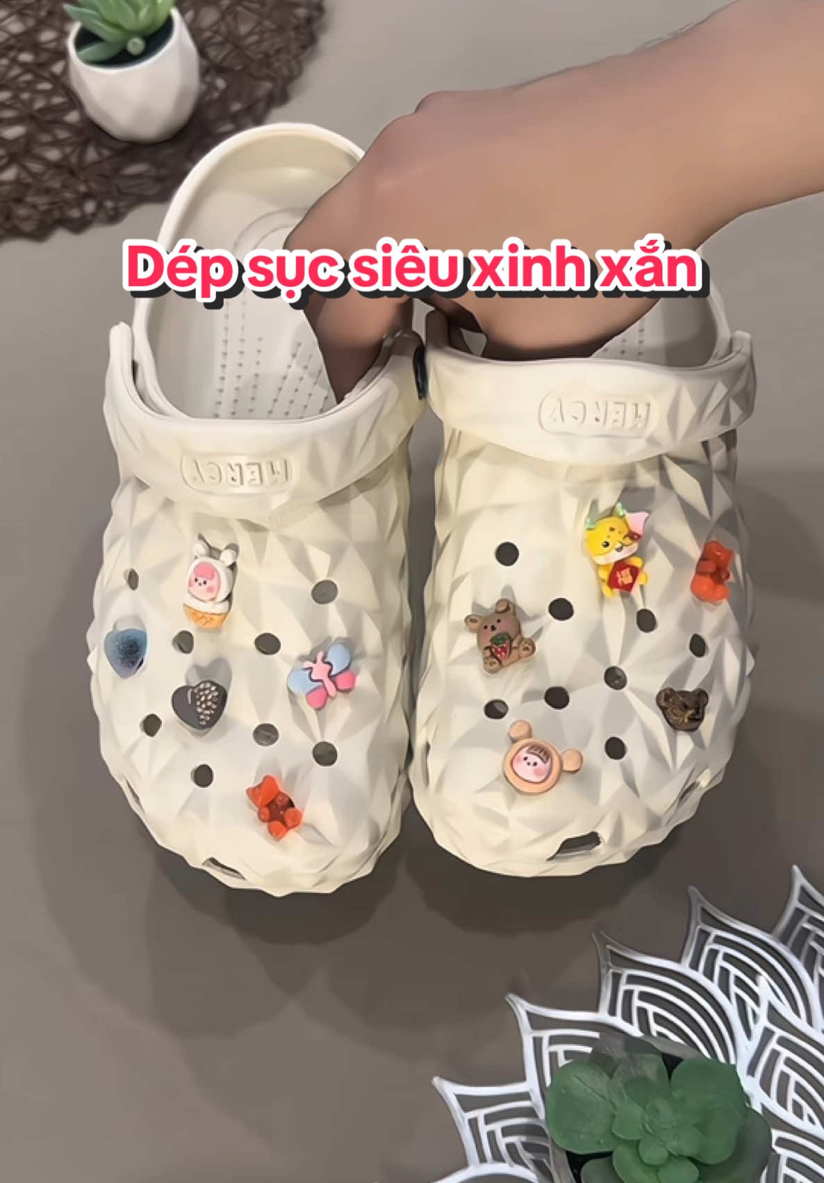 Dép sục siêu xinh xắn #sonchan #review #depsuc #thoitrang #xuhuong