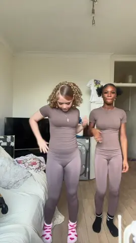 @¿ @mrs.publicfigz🫆 