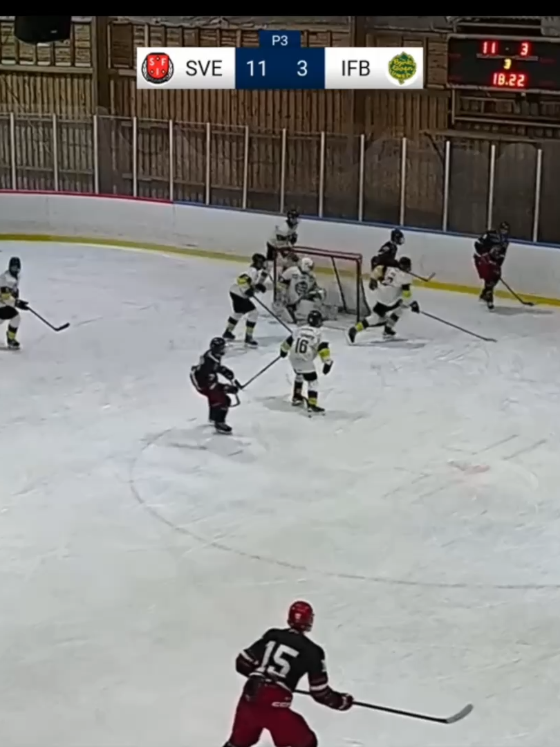 Mål. ELTON GRAHN @elton_grahn6 Assist. HUGO OLSEN #hockeymoments #hockeygame #ishockeyskill #hockeyseason