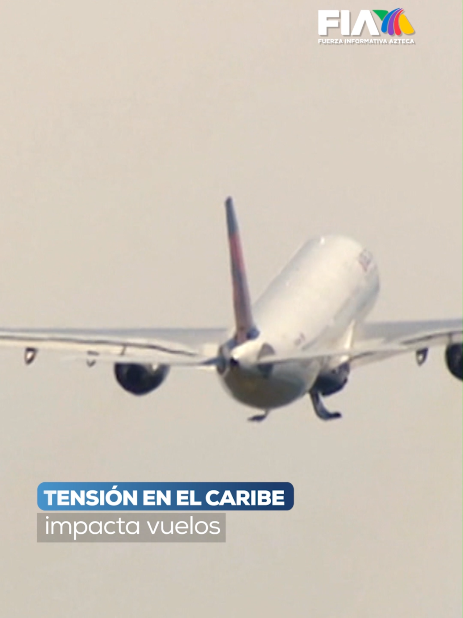 ✈️ Este domingo, el espacio aéreo de #Venezuela luce casi vacío luego de la alerta que emitió la FAA para “extremar precauciones” al sobrevolar ese territorio. Al menos 6 aerolíneas internacionales cancelaron operaciones ante el aumento de la actividad militar estadounidense en el Caribe. @jzarzap con la información en #HechosDomingo  #AztecaNoticias #EU #Vuelosvenezuela