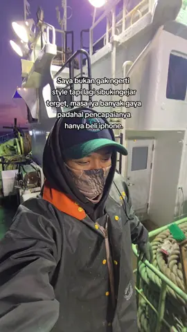 iphone nya kredit lagi 😂#pmikorea🇮🇩♡🇰🇷 #tkikorea🇰🇷🇮🇩 #fishingkorea🇲🇨🇰🇷 #pelaut #pelautindonesia 