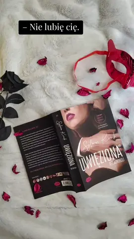 #BookTok #uwieziona #darkromance #agegap 
