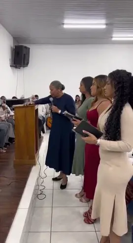 PASTOR ABENÇOA IRMÃ NO CULTO #louvor #typhoon #igreja #tornado