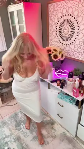 Uwe # 🇪🇹 I & I survive 🇪🇹, thank you for this wonderful Gift sent in my LIVE! I'll cherish this moment forever.#tiktoklive #livehighlights #livegift #handhearts 