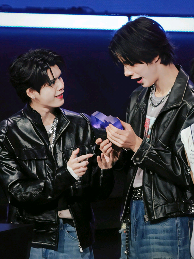 HELP ME FIND THE ELDER 😭😭 @HiaDORN @omar唐奥玛-NexT1DE  #DORN #dornkhumraj #omar #next1de #fyp 