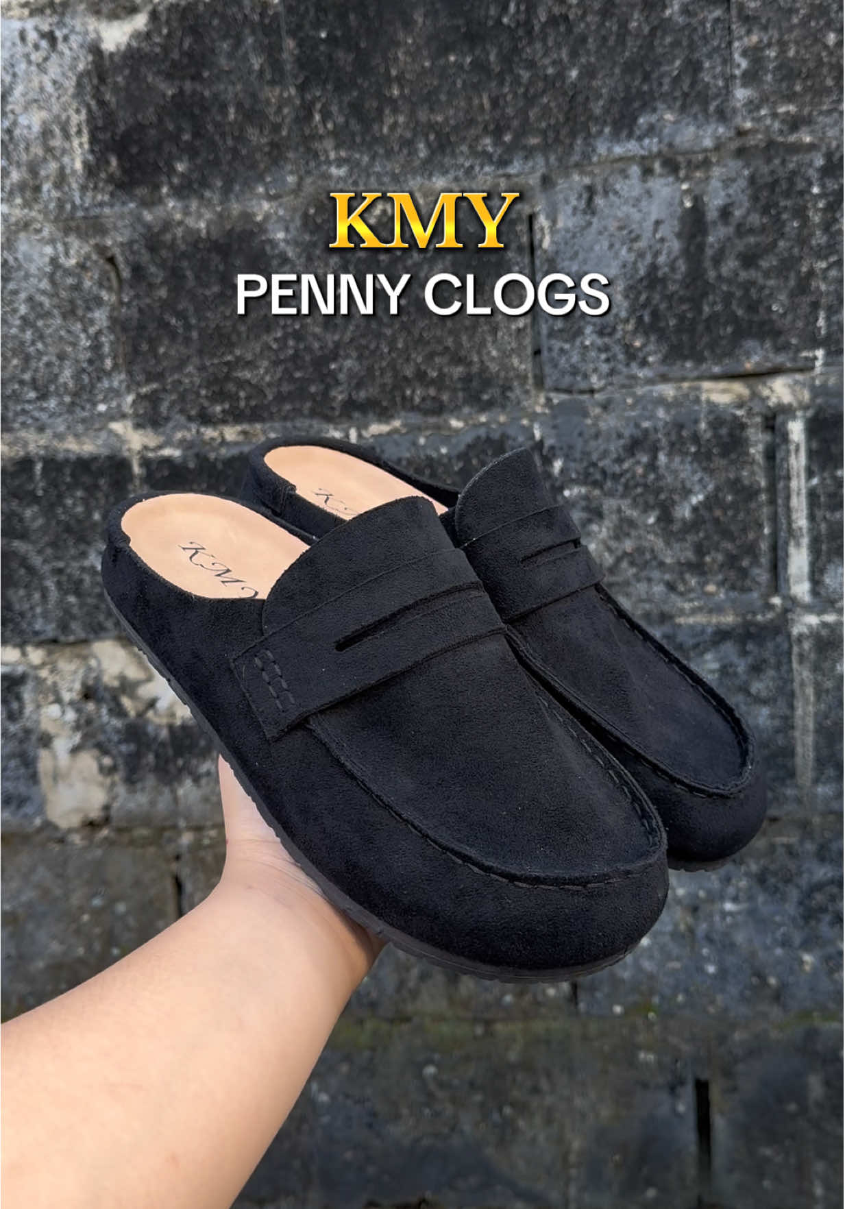 Ano nanaman to KMY PENNY CLOGS, Grabe pasabog ang ganda and stylish pa tapos ang comfy pa tapos napaka mura lang, nag suade naren 🔥👌🏼#clogssandals #clogs #clogsslippers #unisexclogs #clogsformen