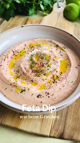 𝗙𝗲𝘁𝗮 𝗗𝗶𝗽 Zutaten: *   200 g Feta *   150 g Joghurt (griechischer (10% Fett)) *   1 Zehe Knoblauch *   1 EL Tomatenmark *   2-3 EL Olivenöl *   1 TL Oregano * (getrocknet) *   1 Prise Thymian  #dip #aufstrich #fetadip #feta #brunch 