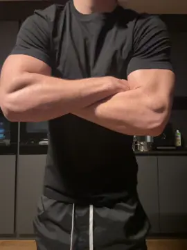 #biceps #veins #abs #GymTok #fyp 