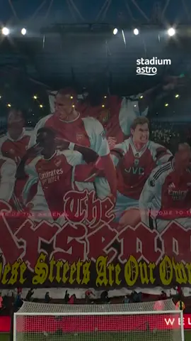 Arsenal fans have stepped up their tifo preparations on derby day 😎 #AstroPL
