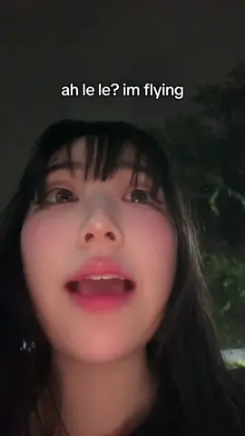 sis has been unintentionally lifting 5kg weights on a daily all this while ??? @HOLOSAXUAL💗 