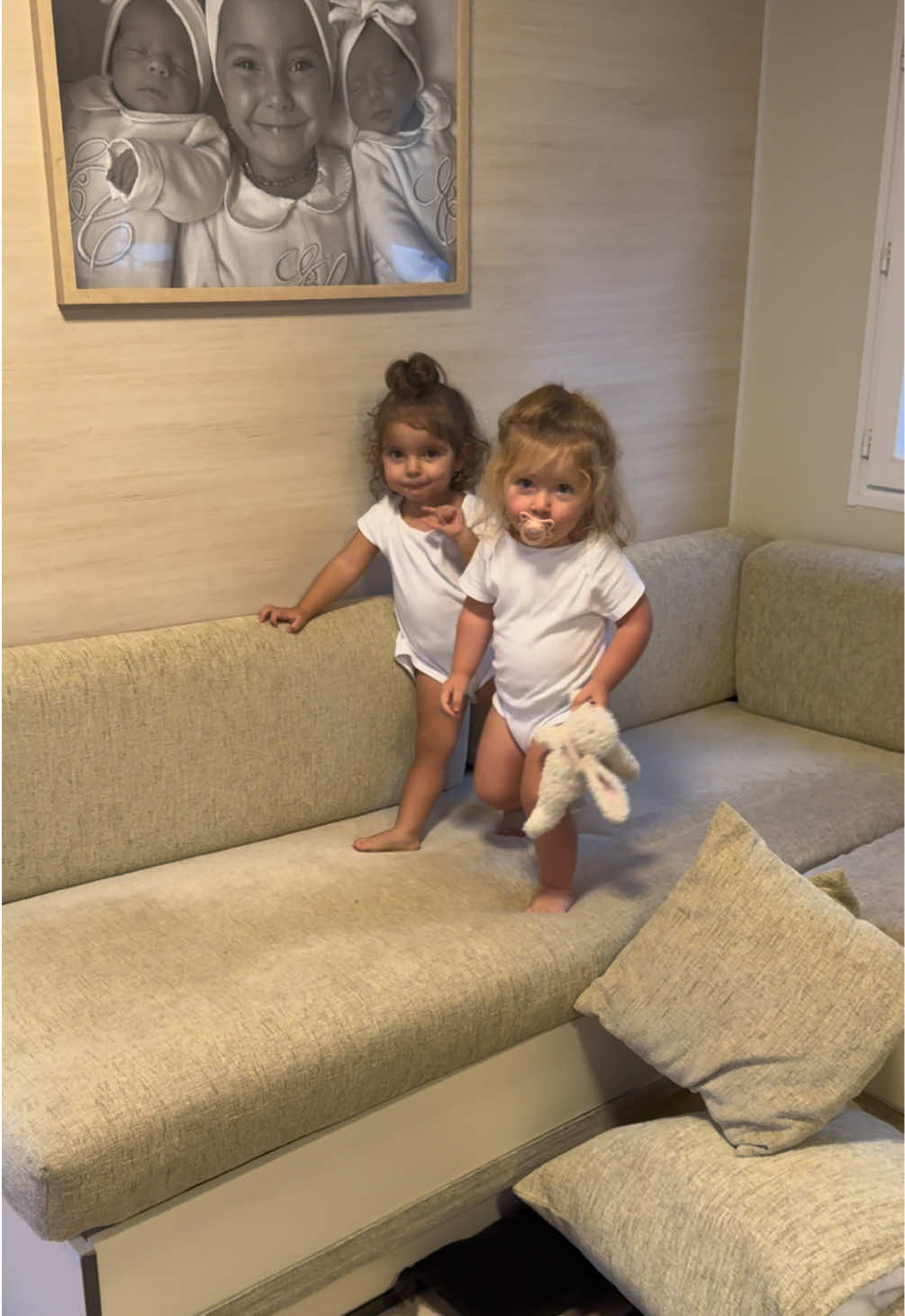 De bonnes décoratrices et elles prennent pas cher pour les intéressés 🙃 #twins #gitan #pourtoi #fyp #baby 