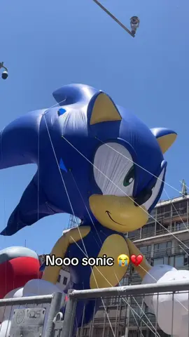 RIP sonic #parisparade #globos #sonic #chile #parisparade2025 